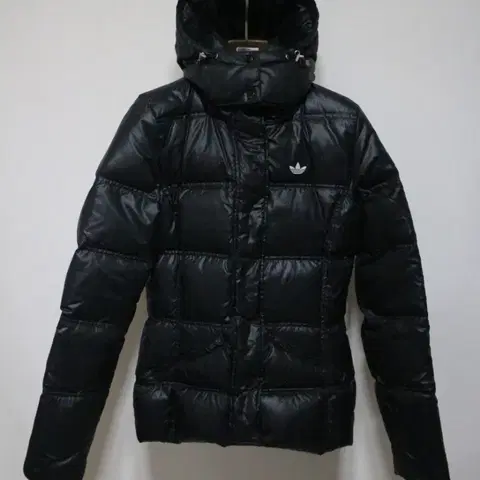 아디다스 구스다운 우먼 자켓 팝니다.