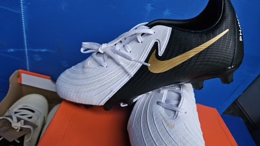 나이키 FJ2551 100 축구화 260