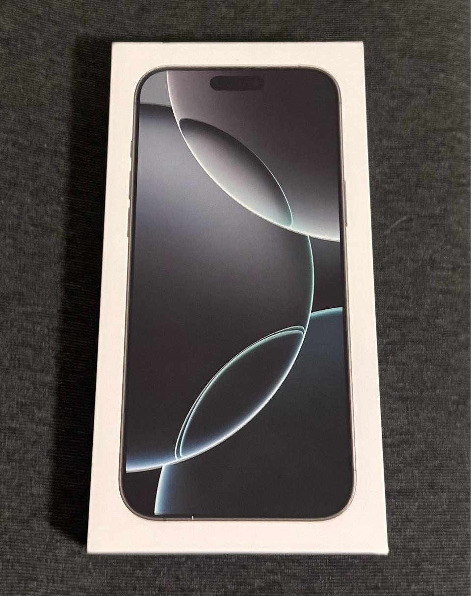 아이폰16프로맥스 256기가 자급제 미개봉 입니다