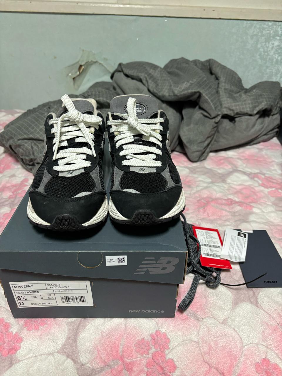 뉴발란스 2002r 프리미엄 빈티지 블랙 265사이즈 실착1회 새상품
