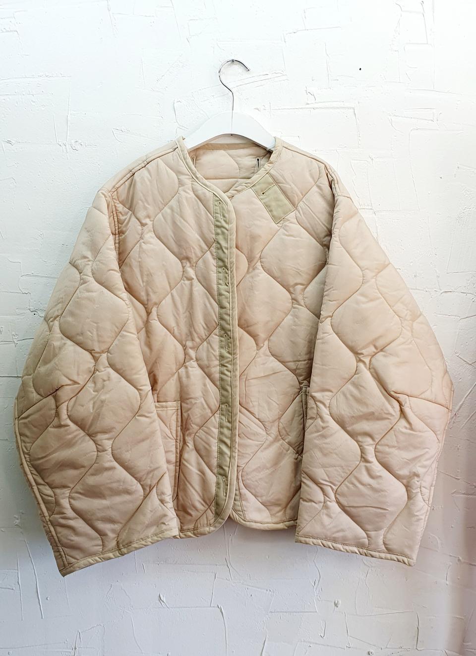 아방가르드한 깔깔이  (새상품)