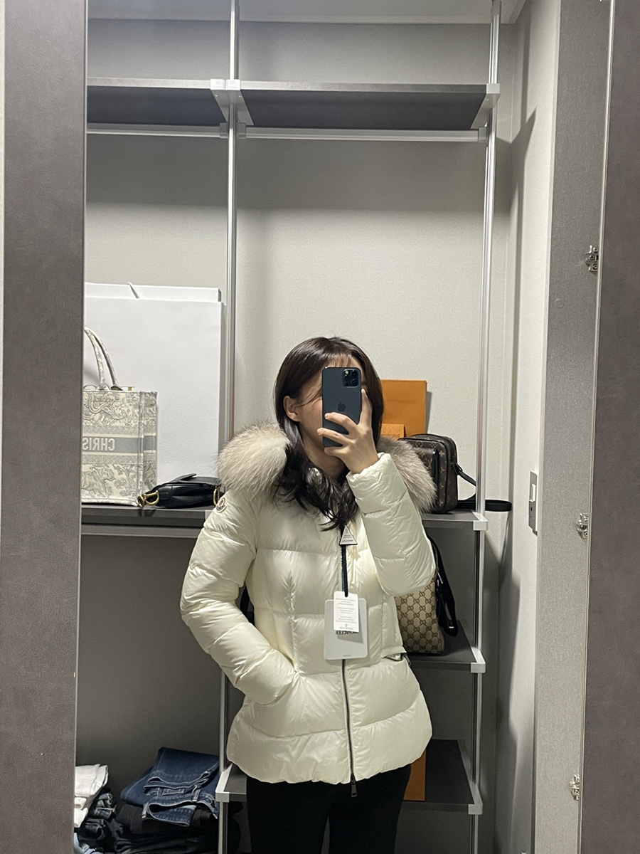 몽클레어 보에드 화이트에 화이트퍼 1사이즈