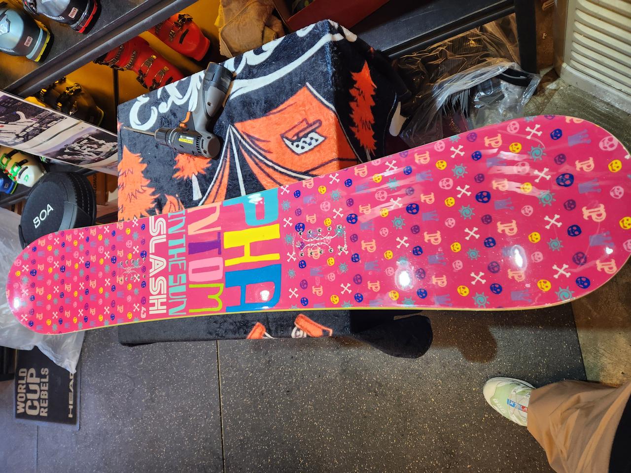 144cm 팬텀인더썬 중고 스노우보드 데크 싸게 판매합니다!