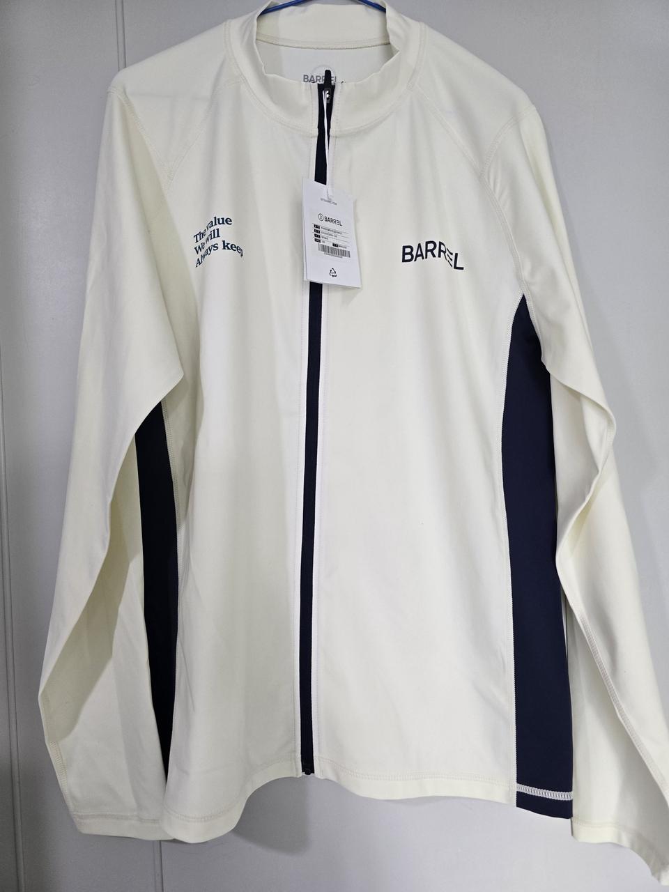 ((새상품)) 택99,000원 배럴 집업 래쉬가드