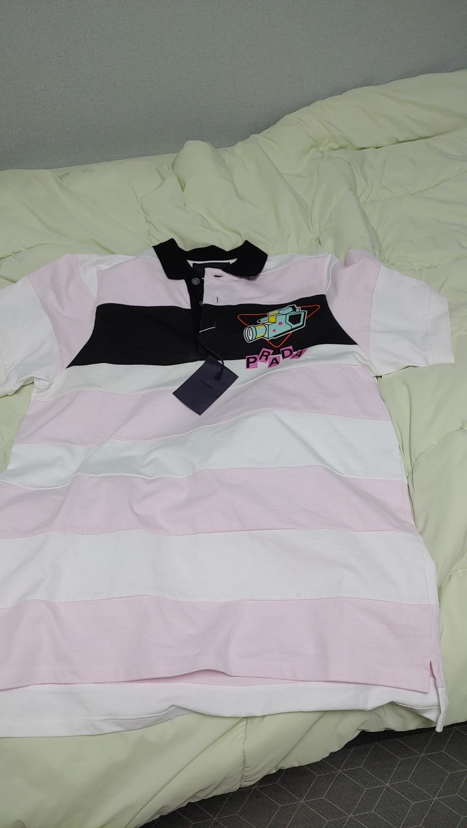 [새상품] 프라다 카메라 폴로 셔츠 반팔