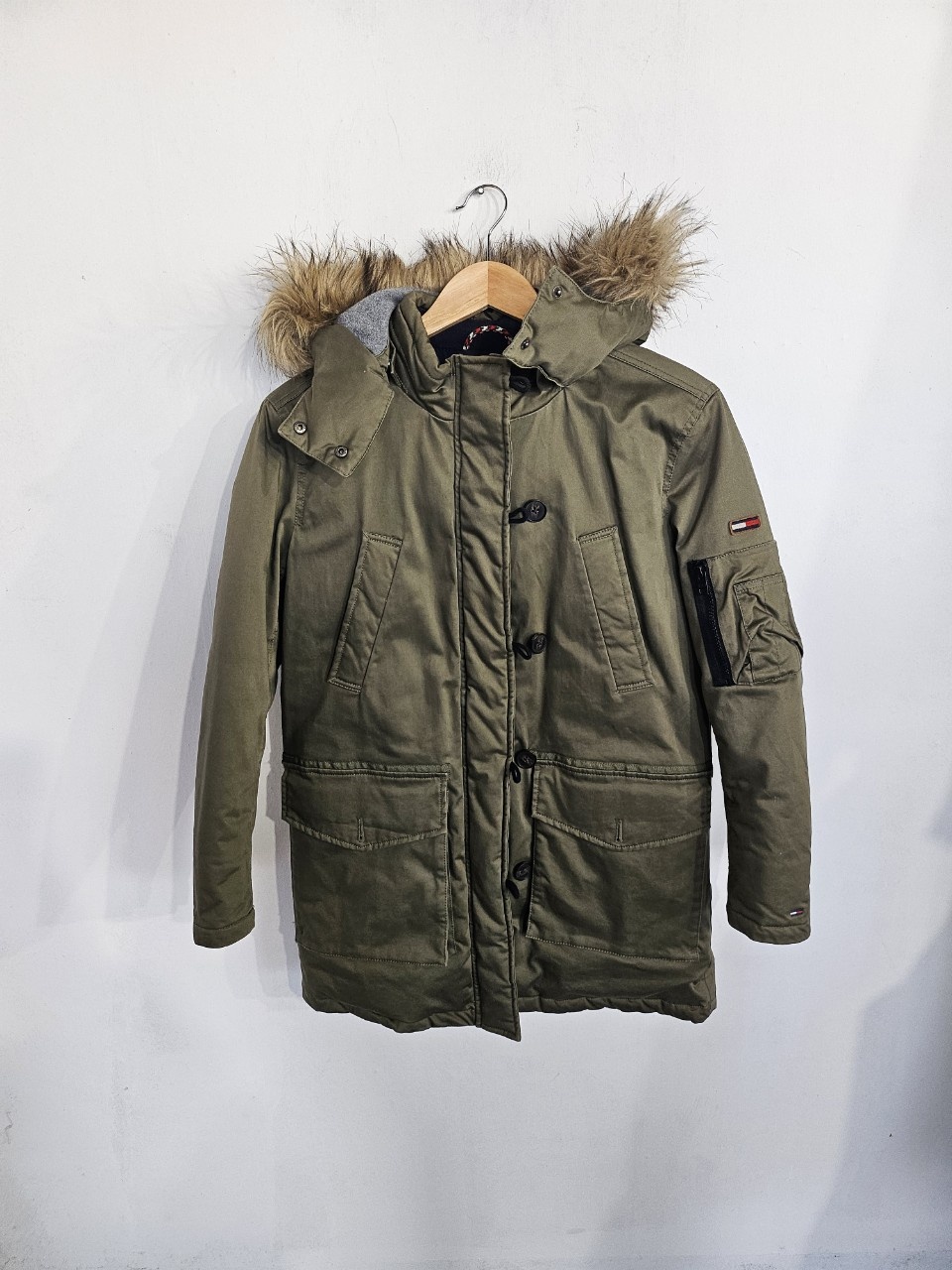 타미힐피거 패딩