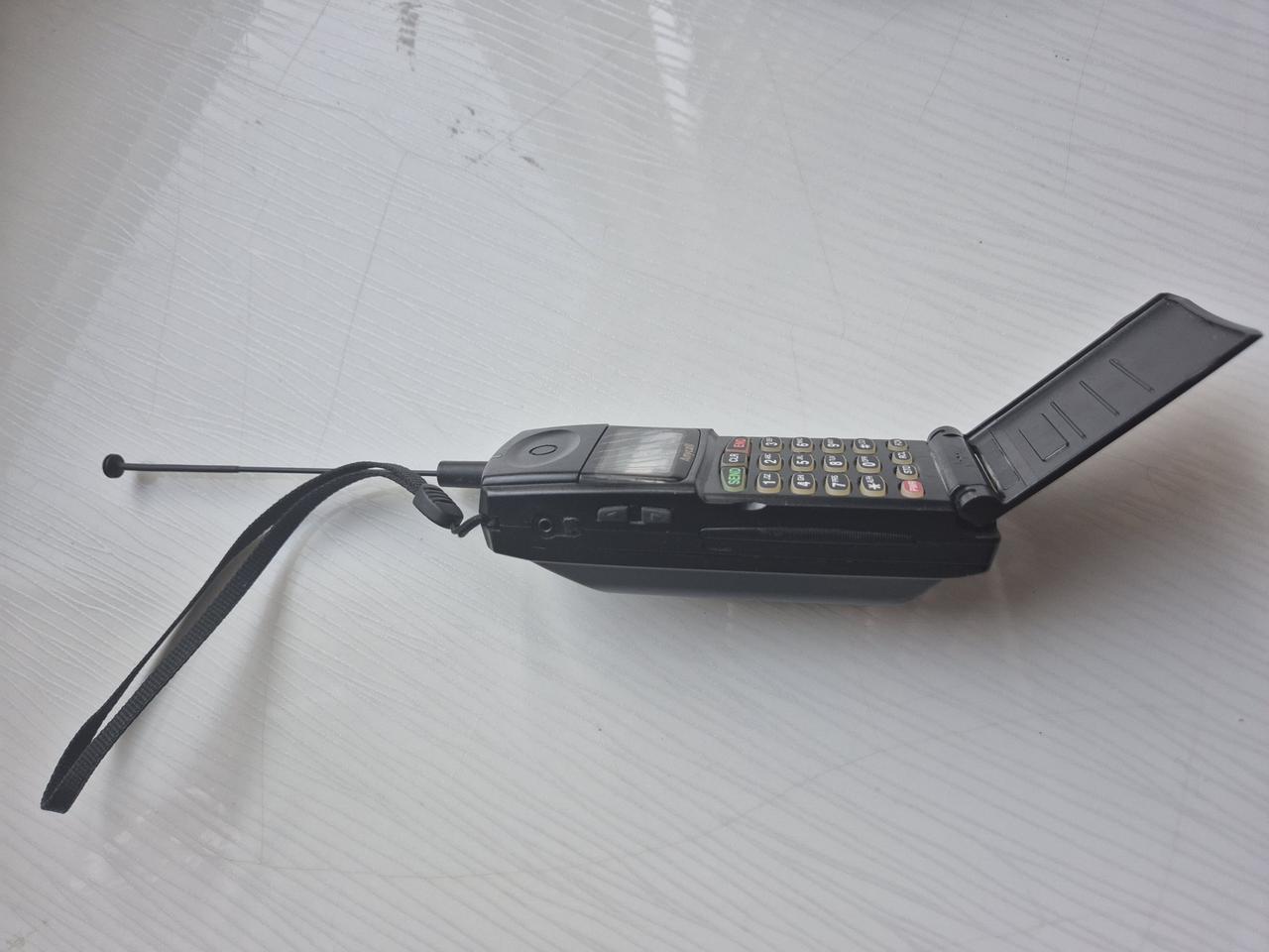 삼성애니콜 SH-800형 휴대폰