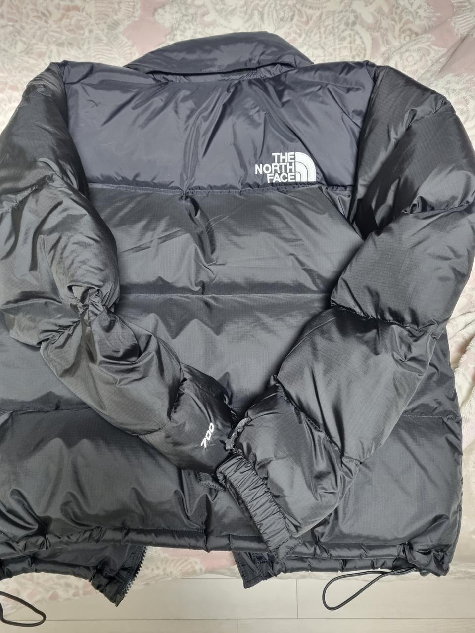노스페이스 눕시 700 패딩 남녀공용 스몰사이즈 새상품 입니다