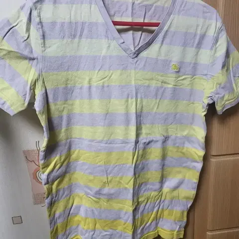 버버리 블랙라벨(일본) 브이넥 90-95 사이즈