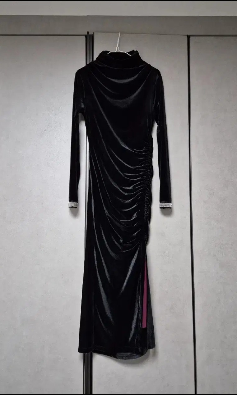 벨벳 셔링 트임 맥시 롱원피스