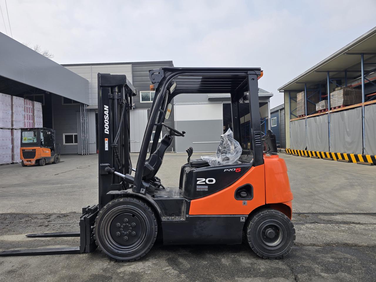 <특가> 중고지게차 매매 두산 2톤 자동발 디젤지게차