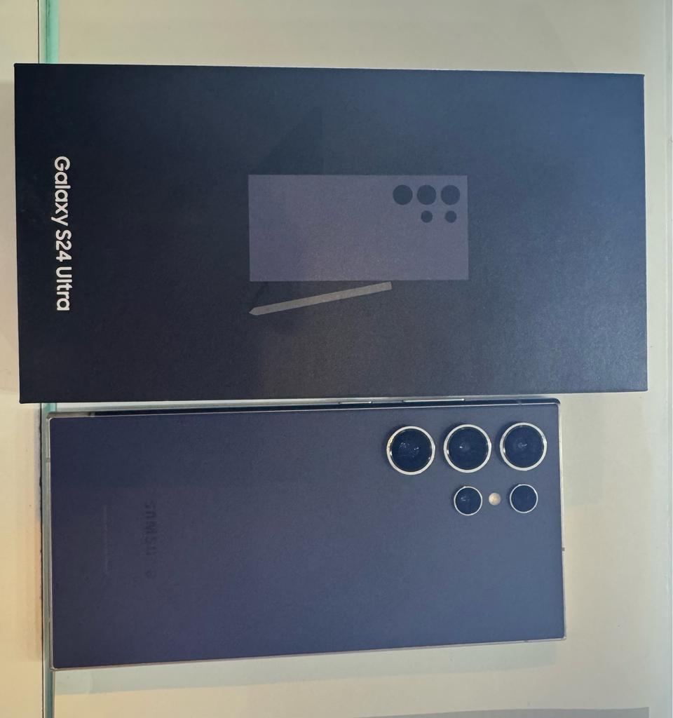 새상품급)갤럭시S24울트라 256기가 정상해지공기계 판매.