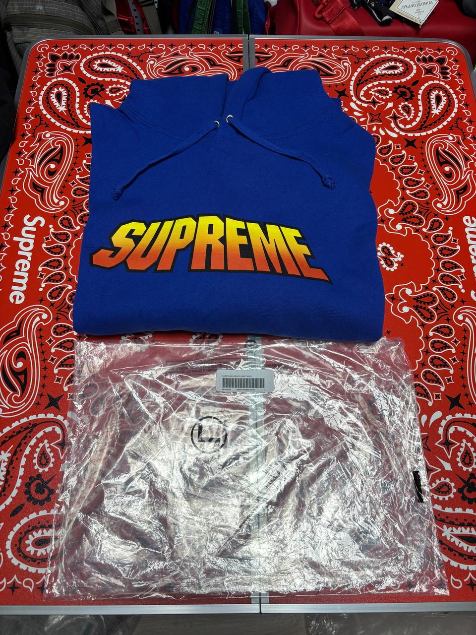 [L] 슈프림 그라디언트 후드 스웨트셔츠 로얄