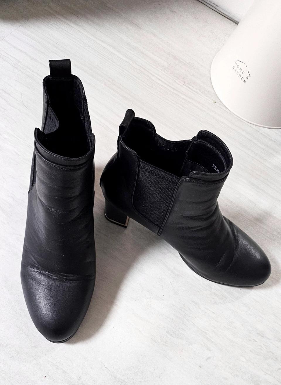 블랙 소가죽 앵클부츠