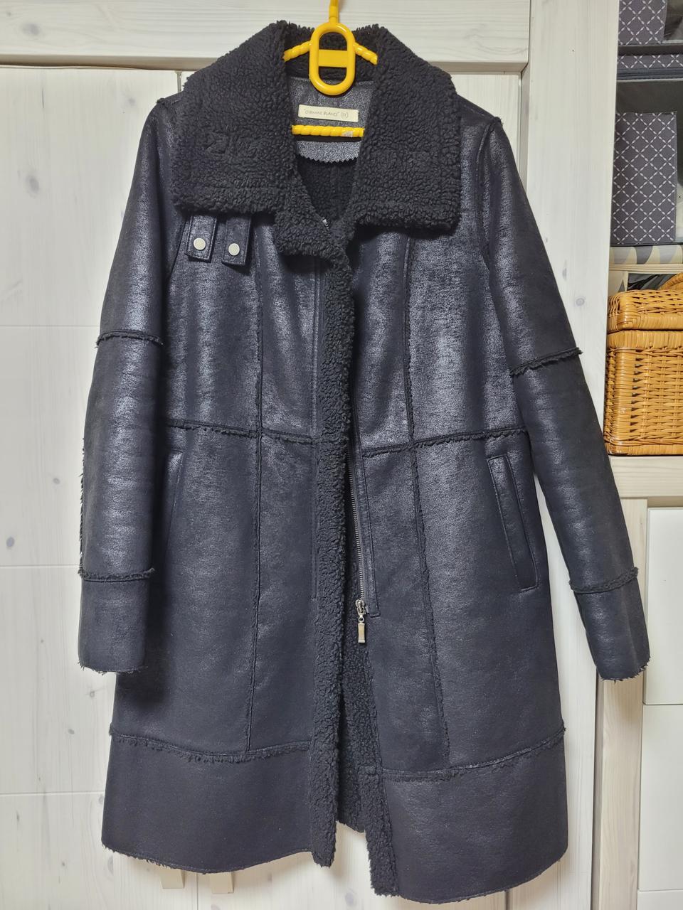 여성 무스탕 코트 거의새것 M사이즈