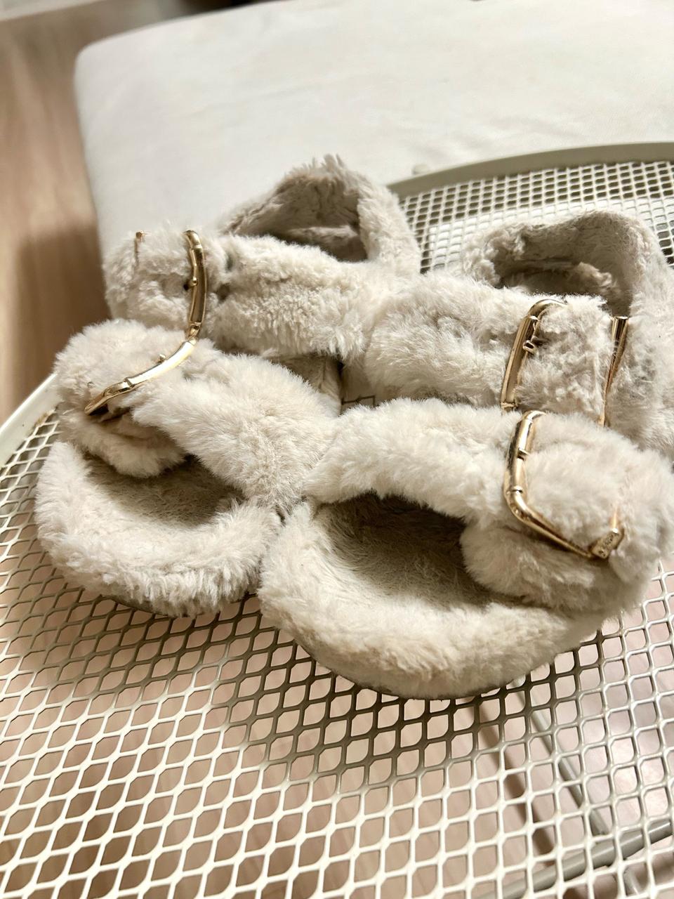 오트베이지 퍼슬리퍼