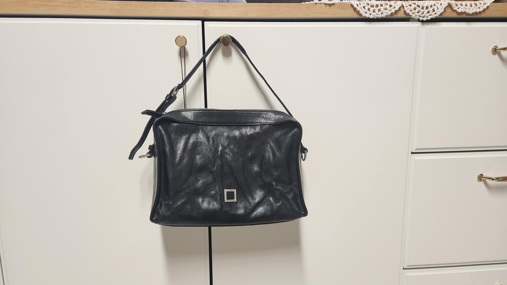 루즈앤 라운지 염소가죽