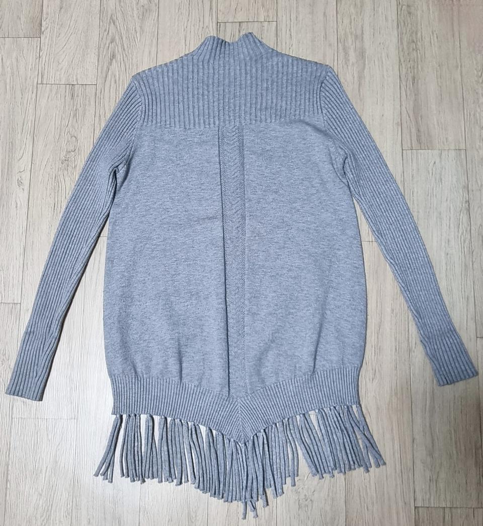 터틀넥 태슬 니트 티셔츠