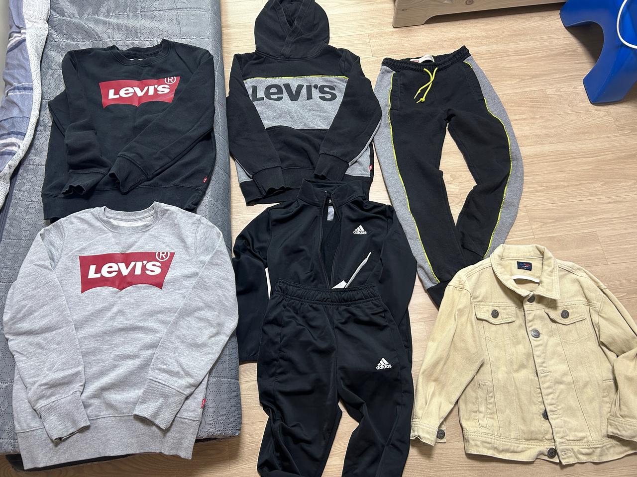 전부 다 노스페이스뉴발란스 아디다스 리바이스 130/160