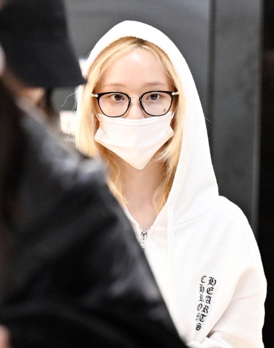 벨라차언니 후드티이쁘게입어주세용!!