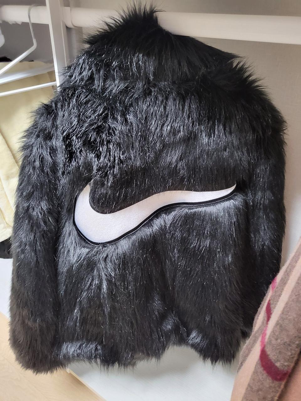 나이키 엠부쉬 자켓