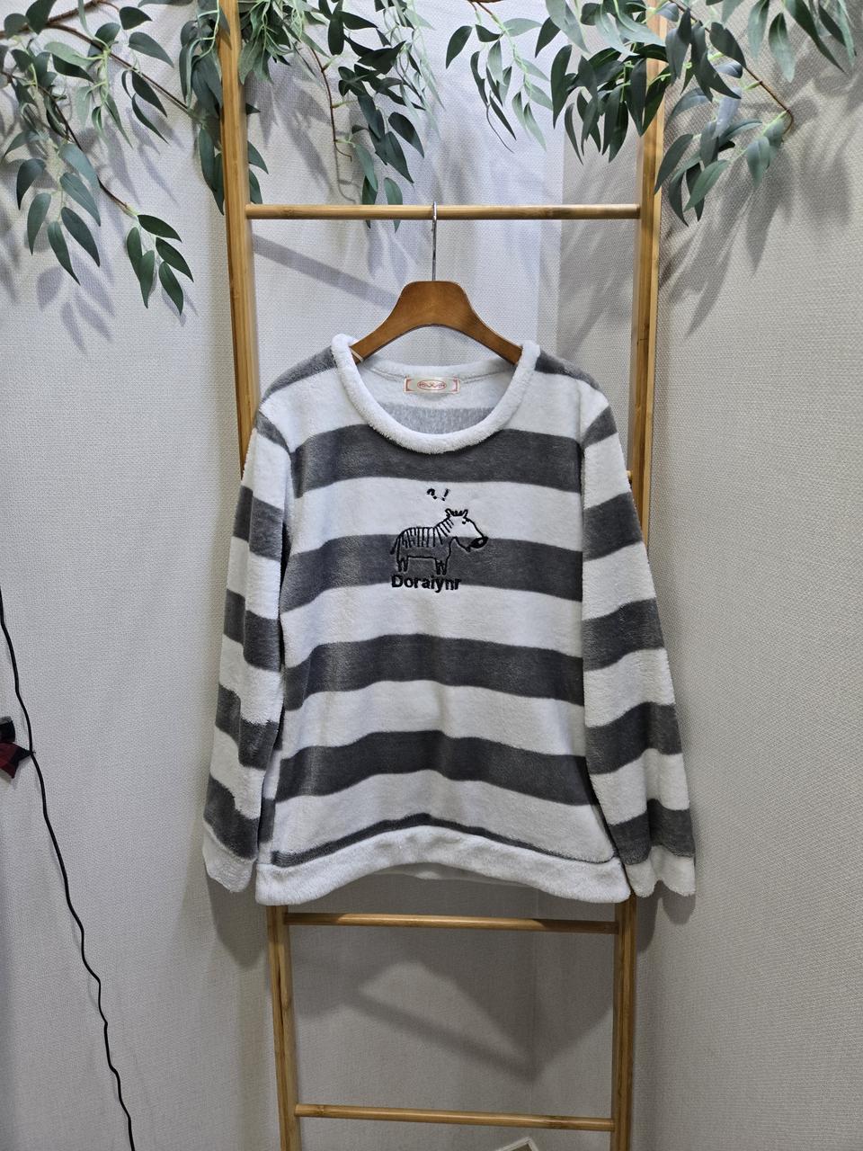 포근한 스트라이프티