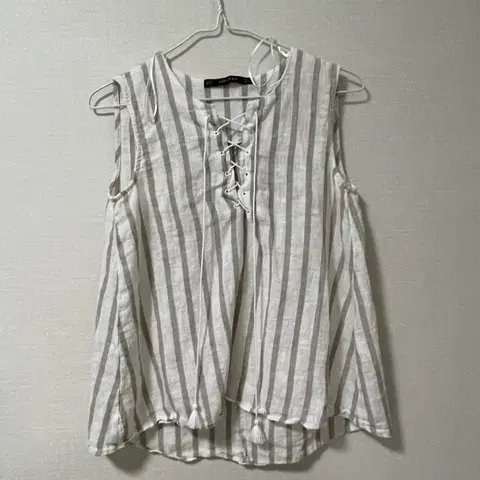 자라 레이스업 리넨 슬리브리스 블라우스