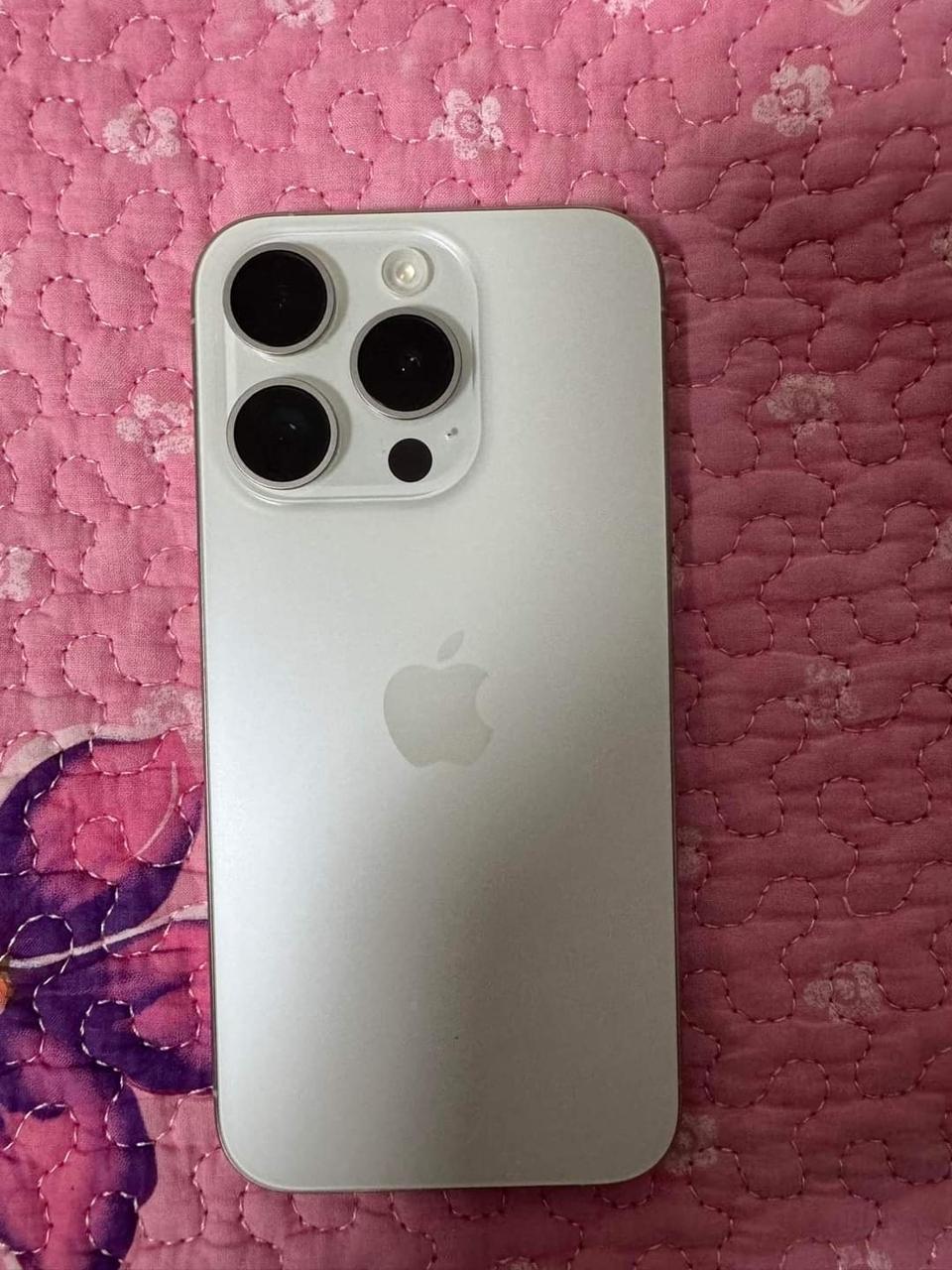 아이폰 15프로맥스 화이트 256 a급 급처!!