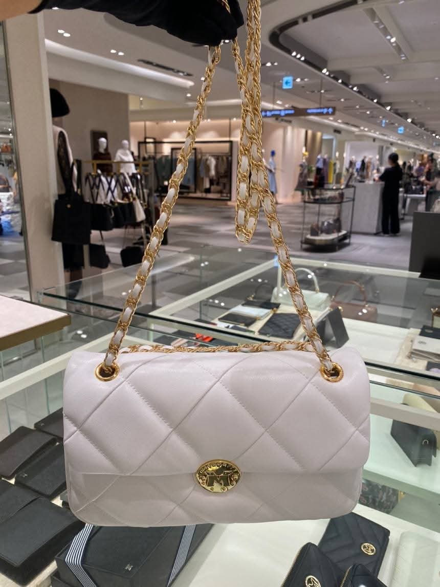 메트로시티 여성의 명품 가방 거의 미사용 새상품 선물로 가능합니다