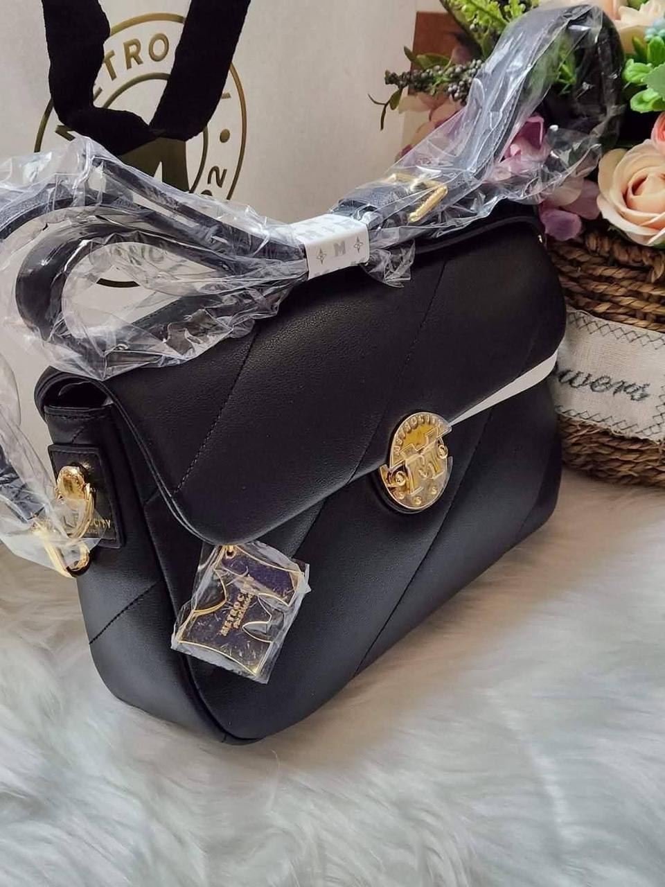 메트로시티 여성의 명품 숄더백 거의 미사용 새상품 선물로 가능합니다 에눌