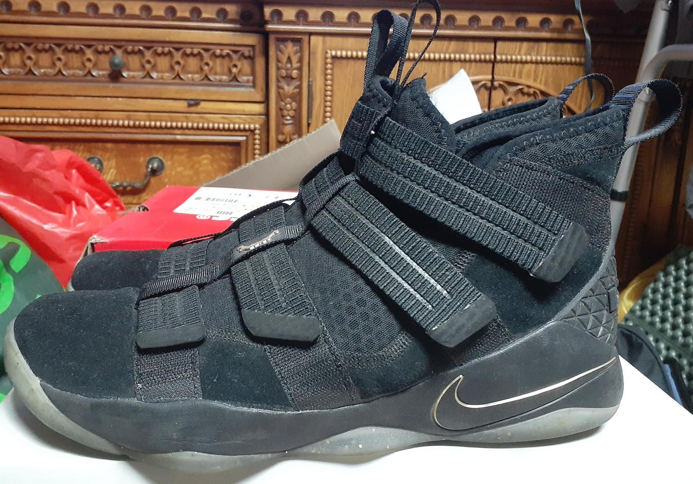 나이키 르브론 솔져 11 농구화 275