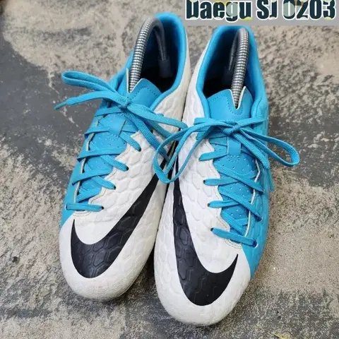 255 나이키 하이퍼베놈 팬텀3 축구화