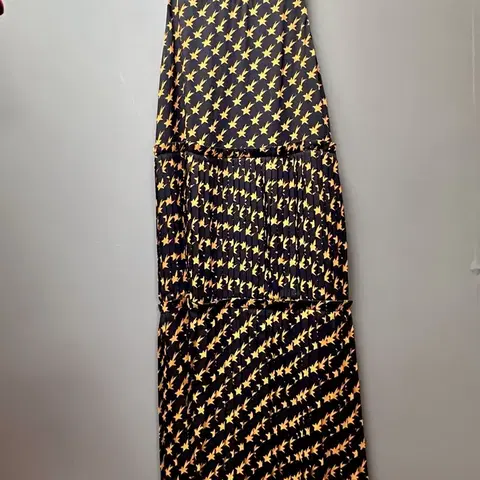 럭키슈에뜨 별 패턴 쉬폰 주름 롱원피스