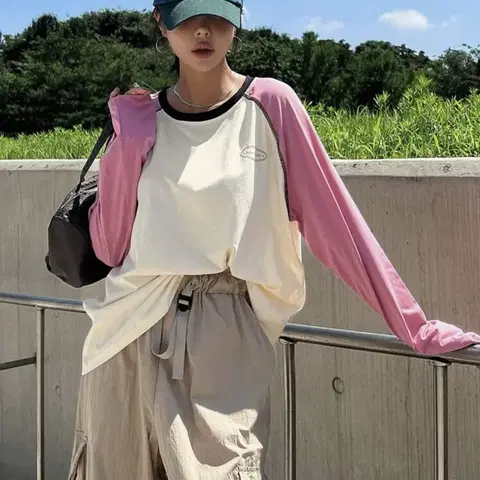 알파벳 프린트 퍼즐 래글런 슬리브티 긴팔티