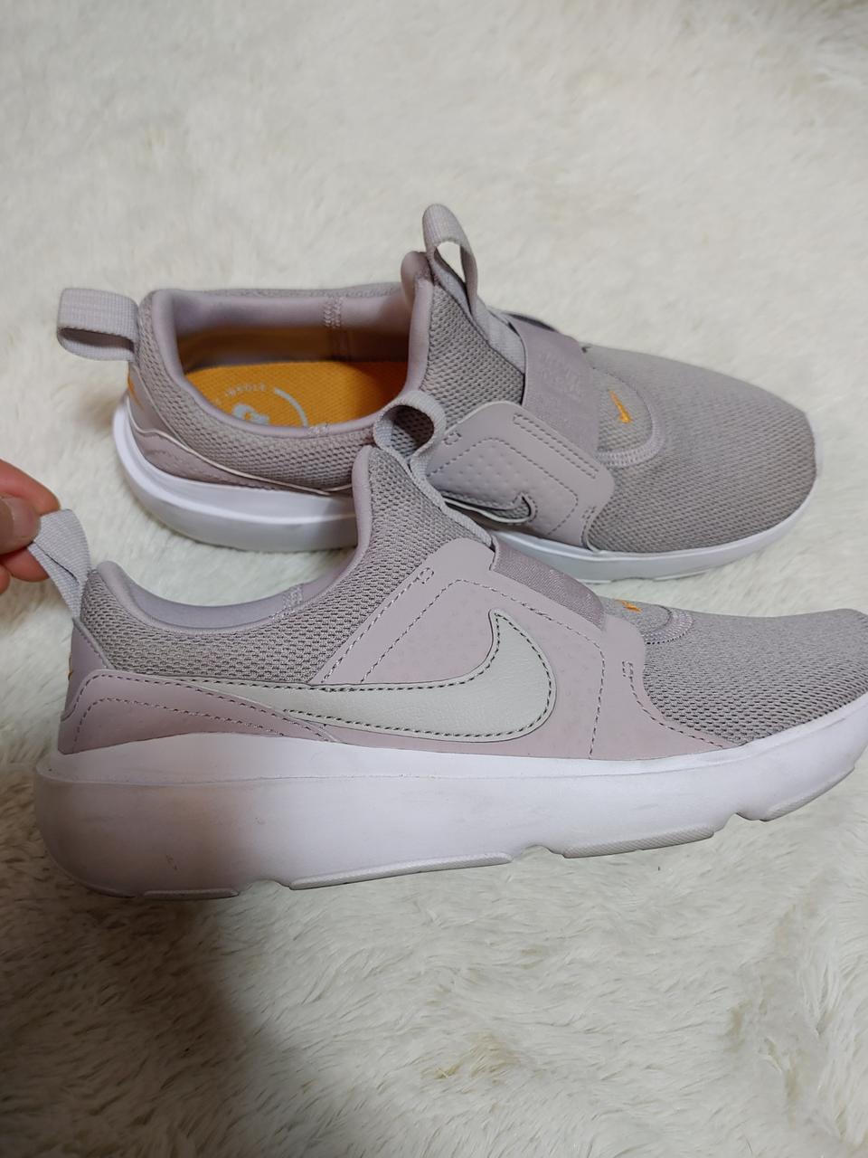 나이키 컴포트 운동화