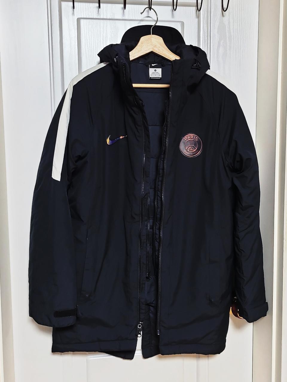 [나이키] 파리생제르맹 스톰 핏 후드 다운 파카