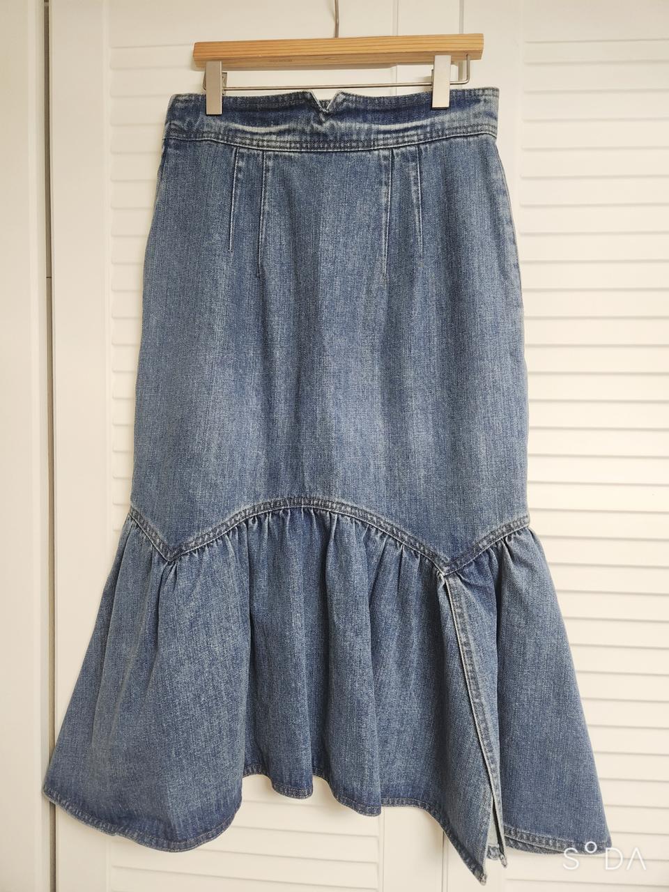 럭키슈에뜨 러플 데님스커트 /36