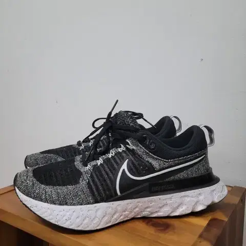 나이키 Nike 블랙 운동화 니트 공용 X007