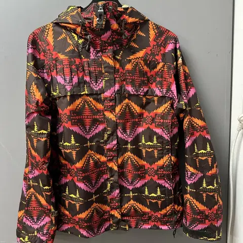 나이키 ACG 바람막이 내피있음 스키 보드복 가능