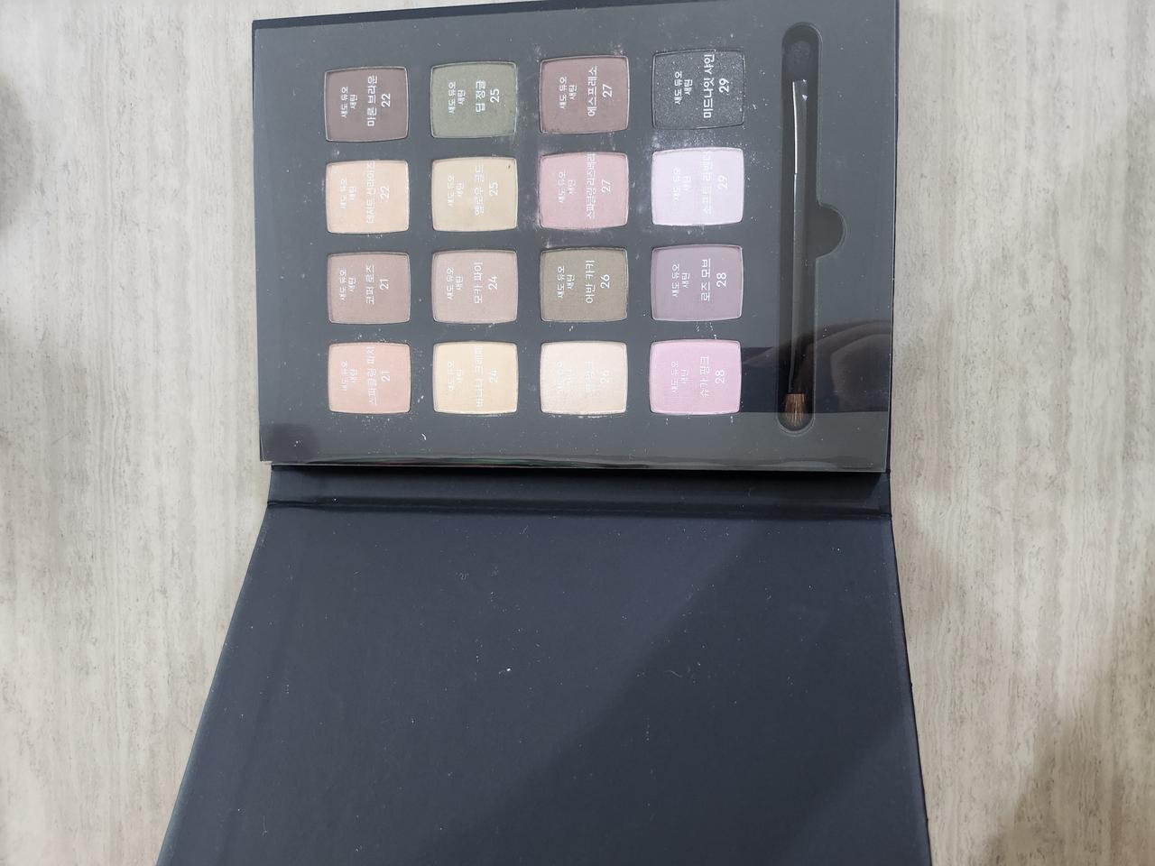 헤라 정품.섀도우 키트 16컬러.새상품.