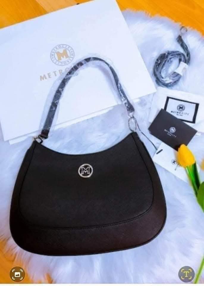 메트로시티 여성의 명품 가방 거의 미사용 새상품 선물로 가능합니다 에눌문