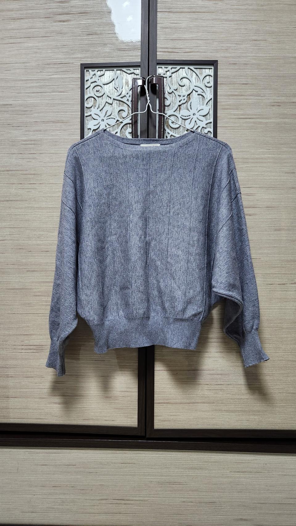 밀스튜디오 니트