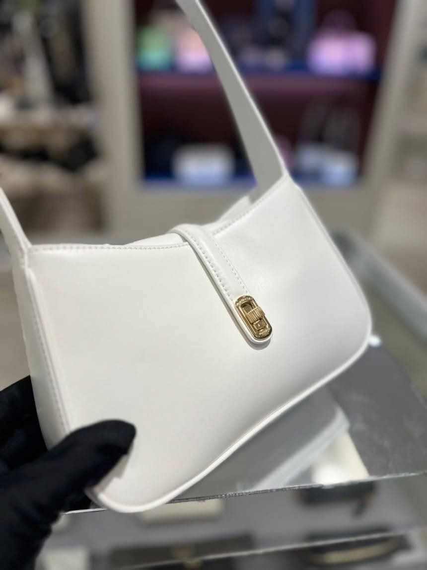 메트로시티 여성의 명품 호보백 거의 미사용 새상품 선물로 가능합니다