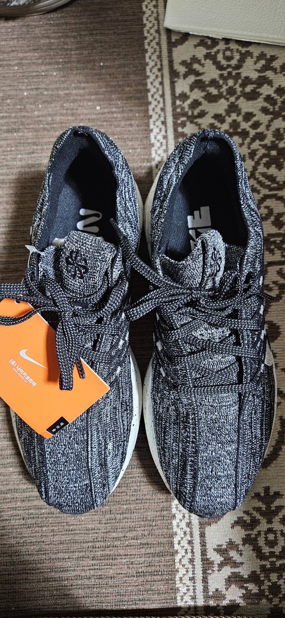 나이키 런닝화 새상품 사이즈245