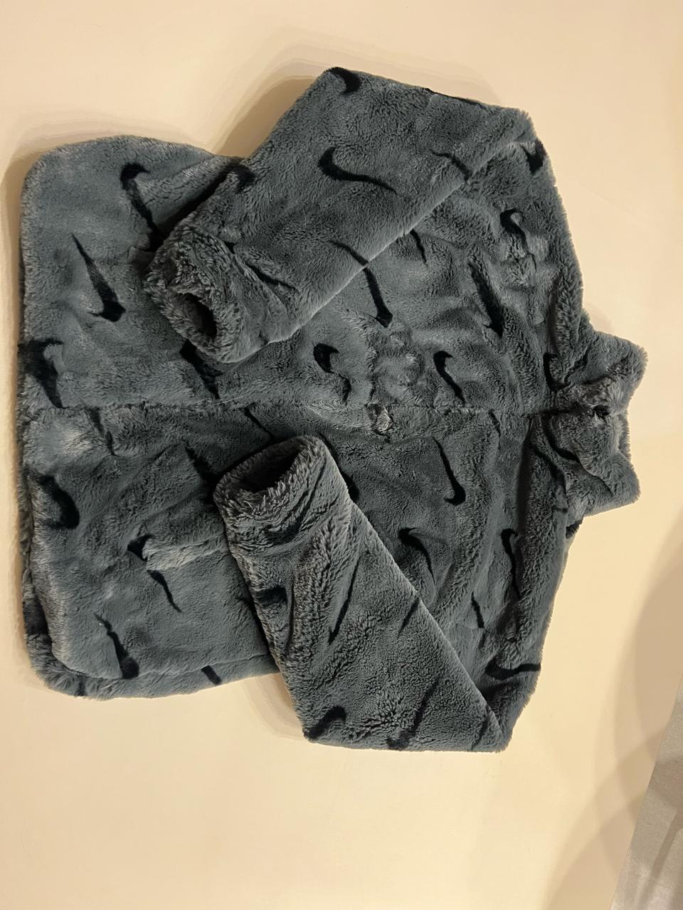 나이키 인조 털 프린트 재킷 그레이