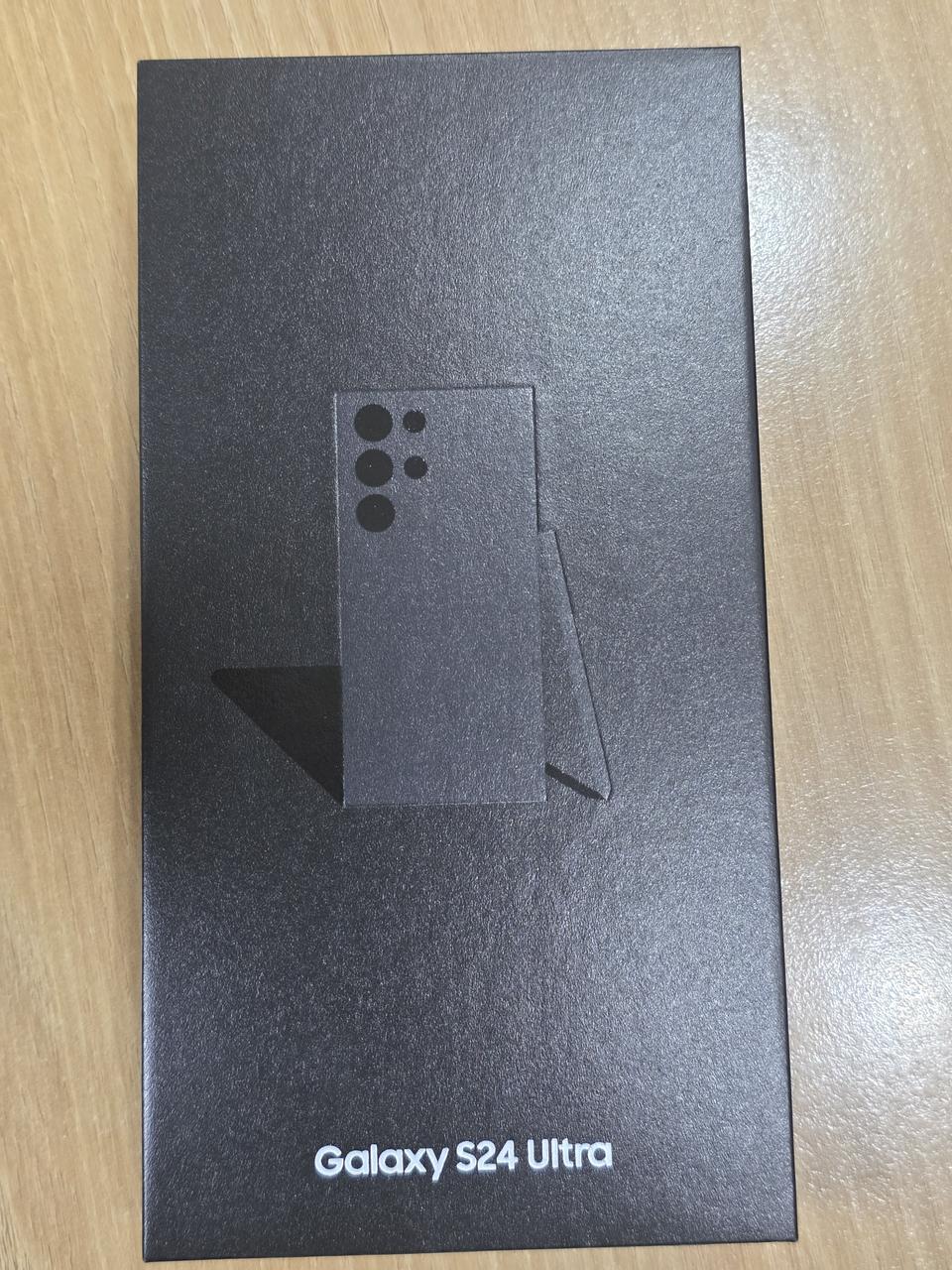 갤럭시S24U, 512G블랙 S급 10달 사용