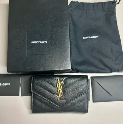 생로랑 마틀라쎄 정품 중지갑