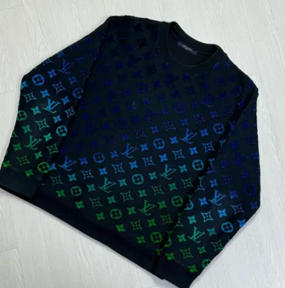 루이비통 그라디언트 맨투맨