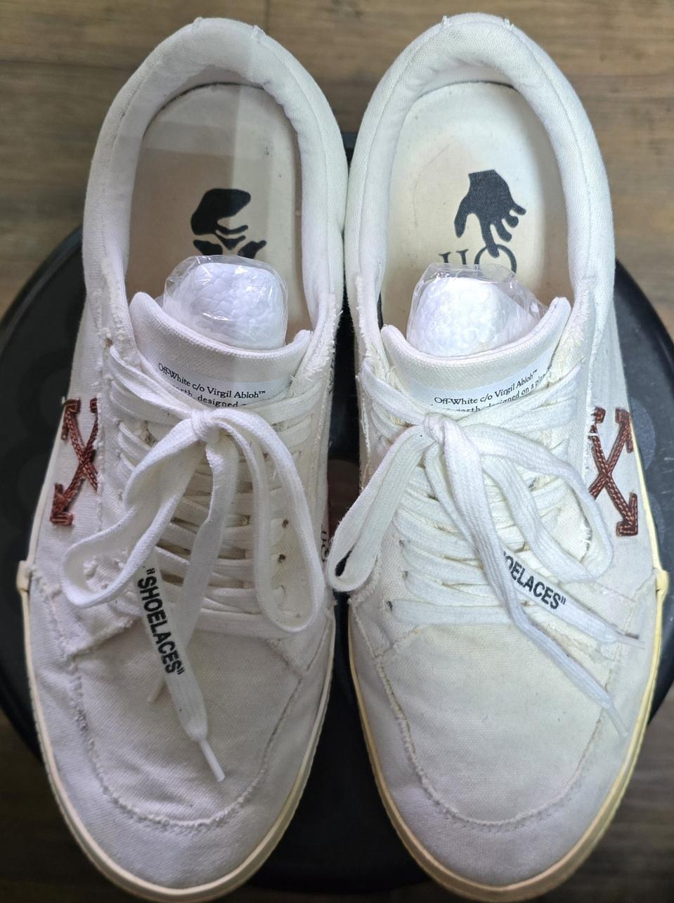 오프화이트 로우벌커나이즈드 화이트 44