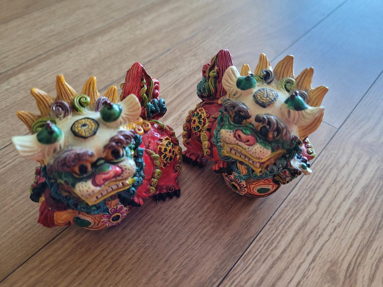 해태 1쌍 도자기 조각품